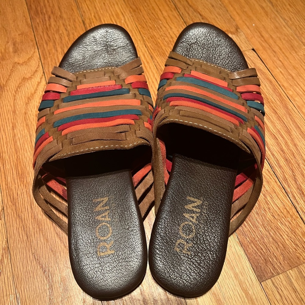 Roan Bed|Stu Marilee Leather Sandals.